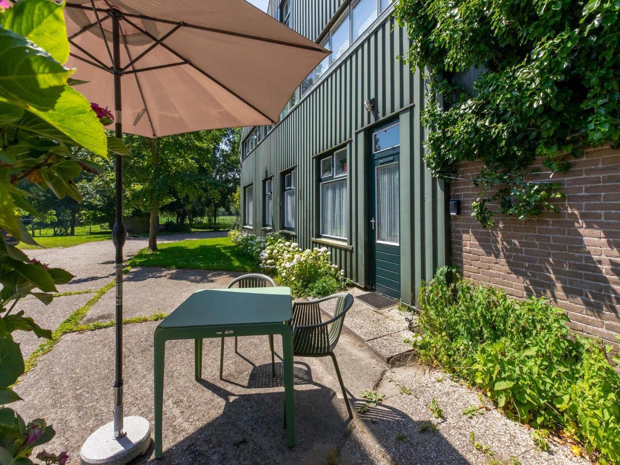 Superb Apartment Near The Beach In Vrouwenpolder Eksteriør billede