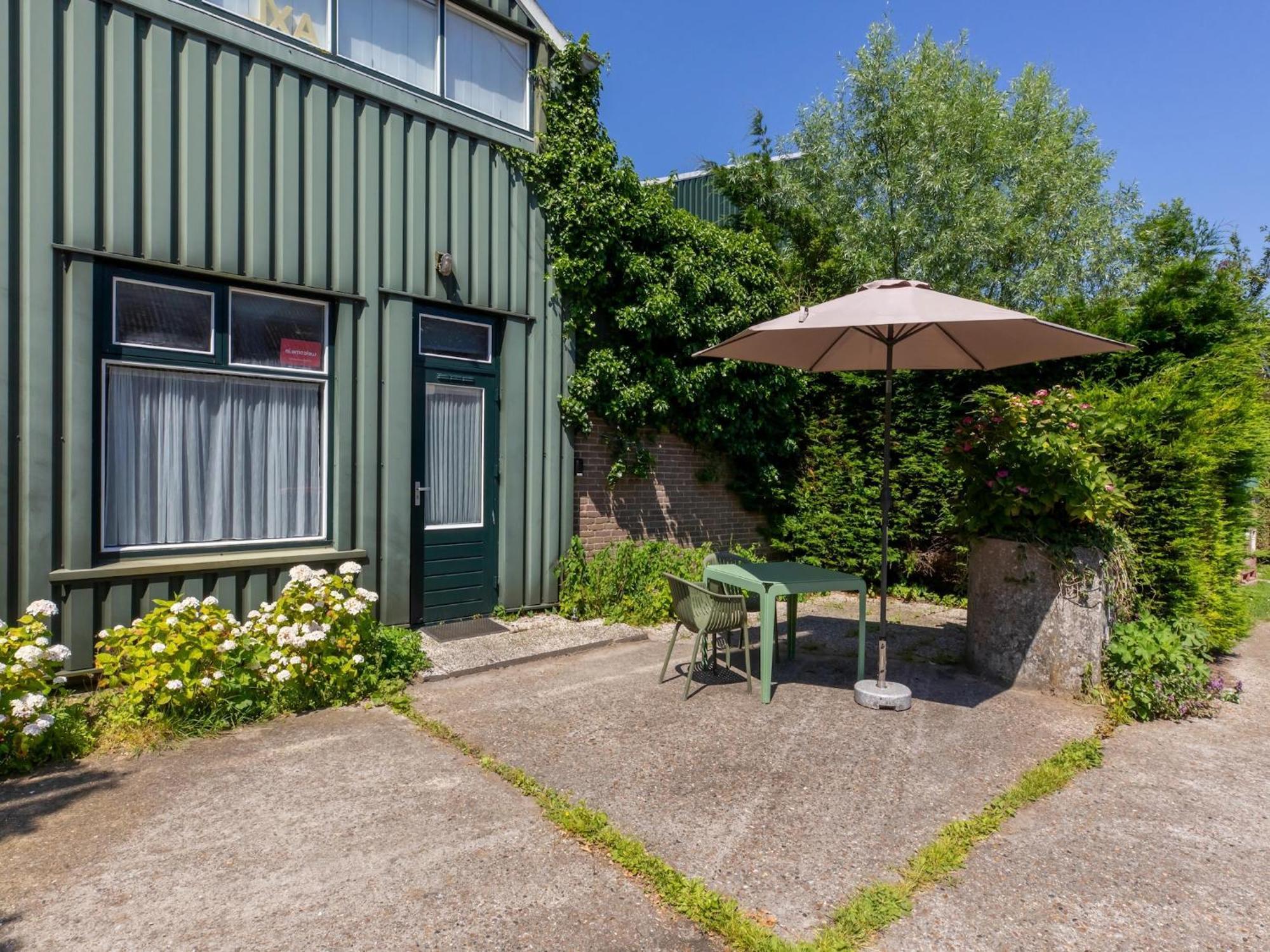 Superb Apartment Near The Beach In Vrouwenpolder Eksteriør billede
